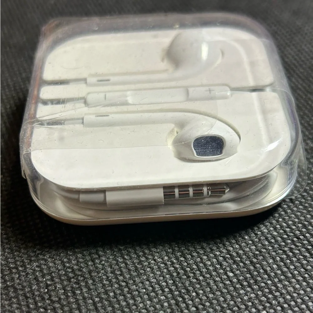 Genuine OEM Apple iPhone Wired Earpods Earphones Earbuds 3.5mm Jack New